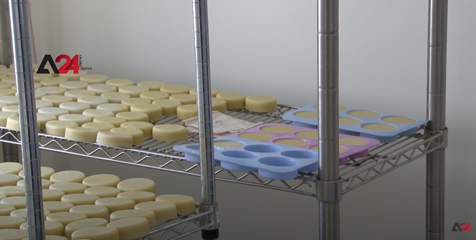 تصنيع صابون من حليب أنثى الحمار في الأردن